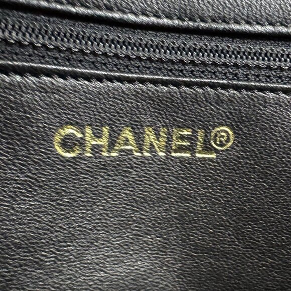 CHANEL Matelasse Chian Handbag Black/Gold Leather/Metal - Picture 13 of 14
